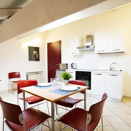 Apartment V12 - Vittoria 12